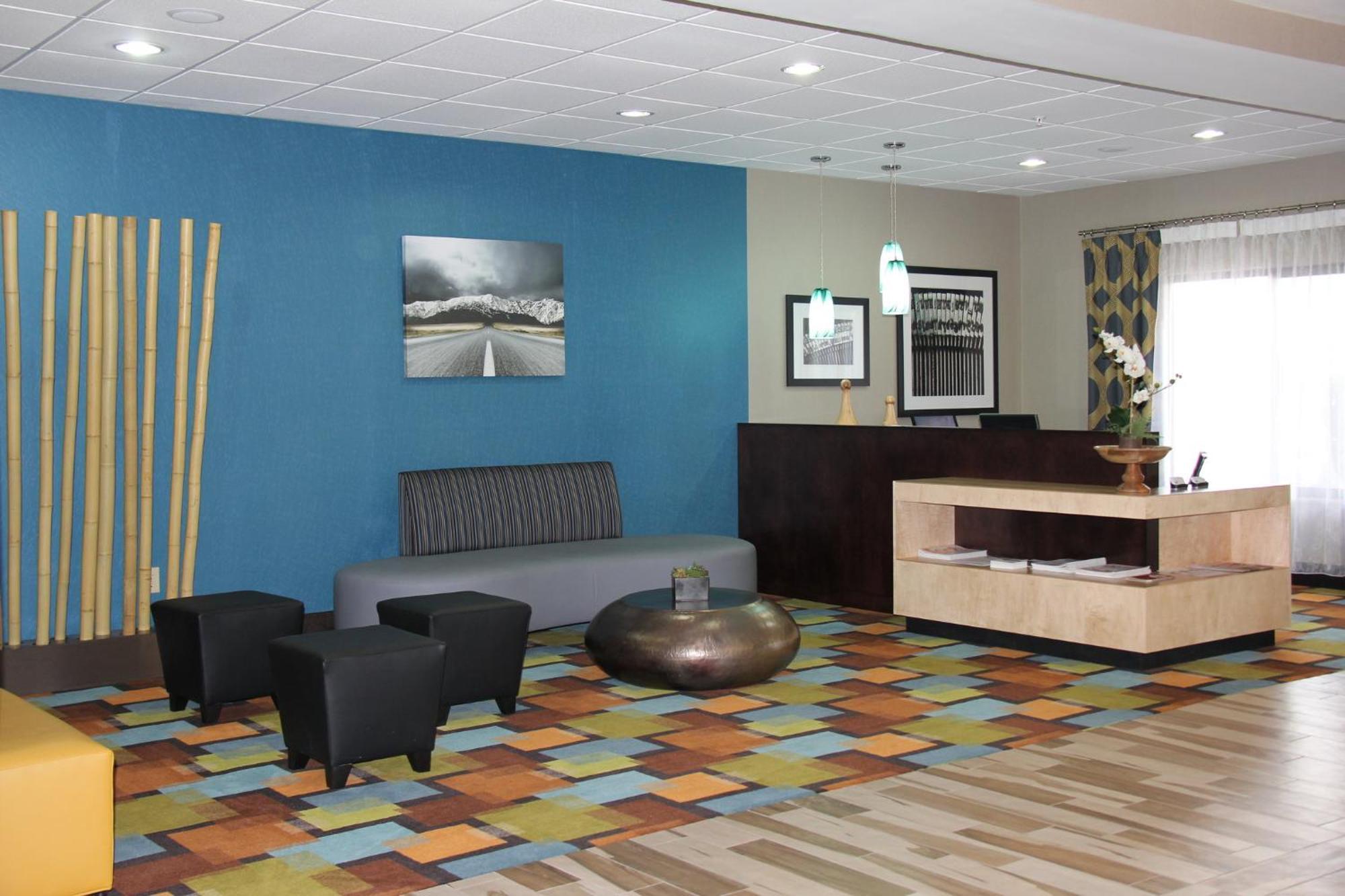 Holiday Inn Express & Suites Roanoke Rapids By Ihg Экстерьер фото