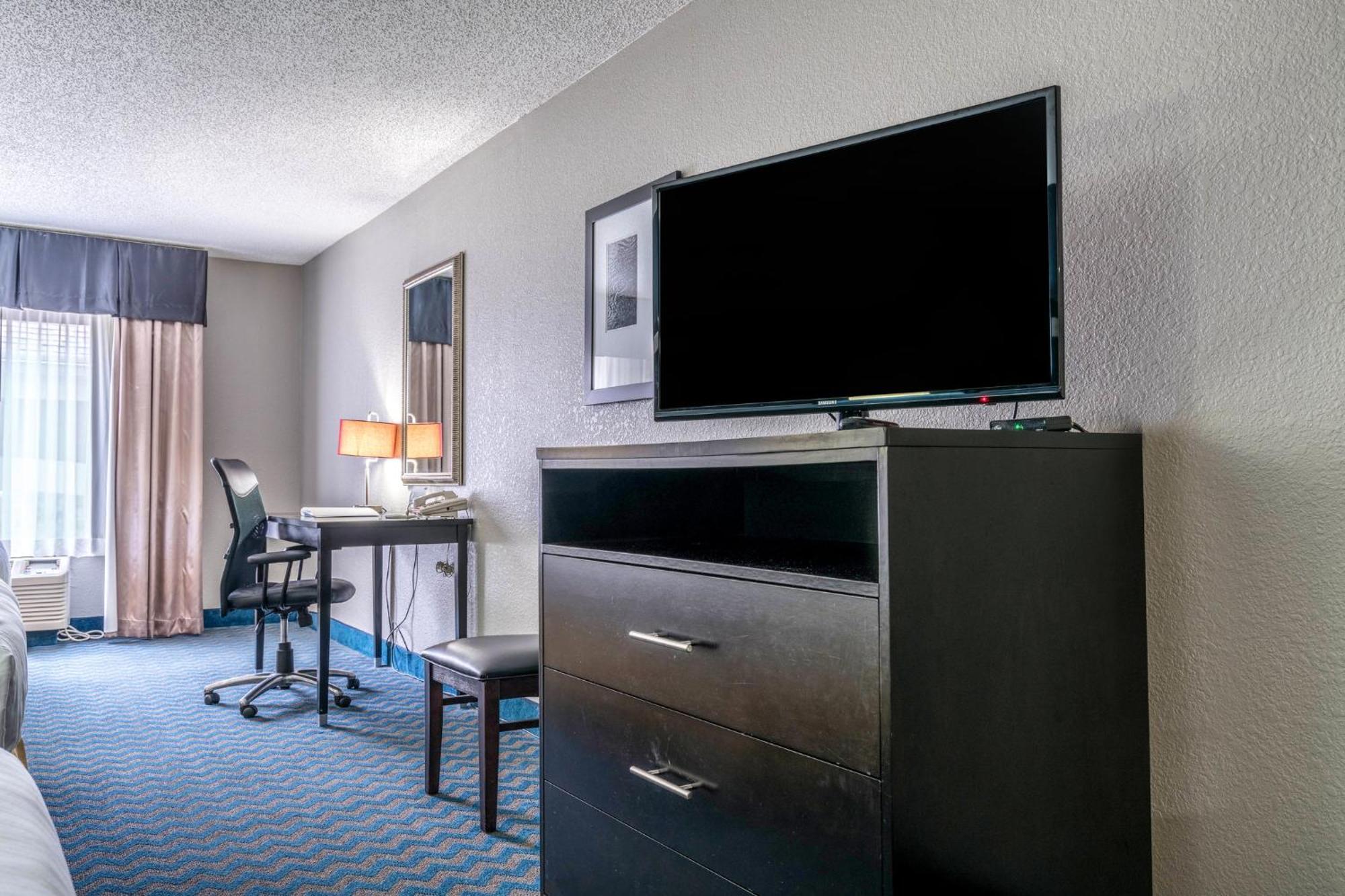 Holiday Inn Express & Suites Roanoke Rapids By Ihg Экстерьер фото