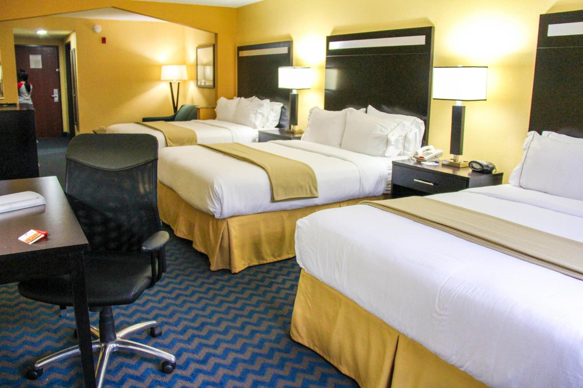 Holiday Inn Express & Suites Roanoke Rapids By Ihg Экстерьер фото